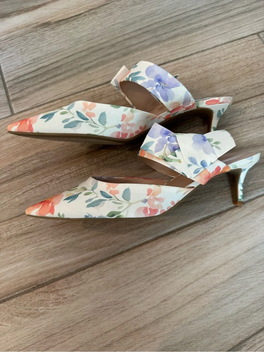Bandolino White Floral Pointed D'Orsay Heels with Orange and Lavender Accents